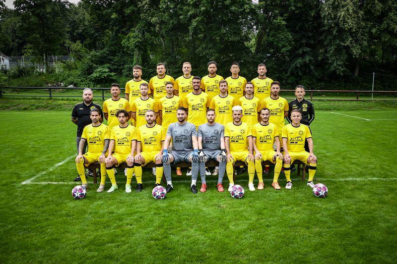 GU Türkspor SV Pforzheim Mannschaftsfoto - unterstützt von Parlak Transport & Logistik