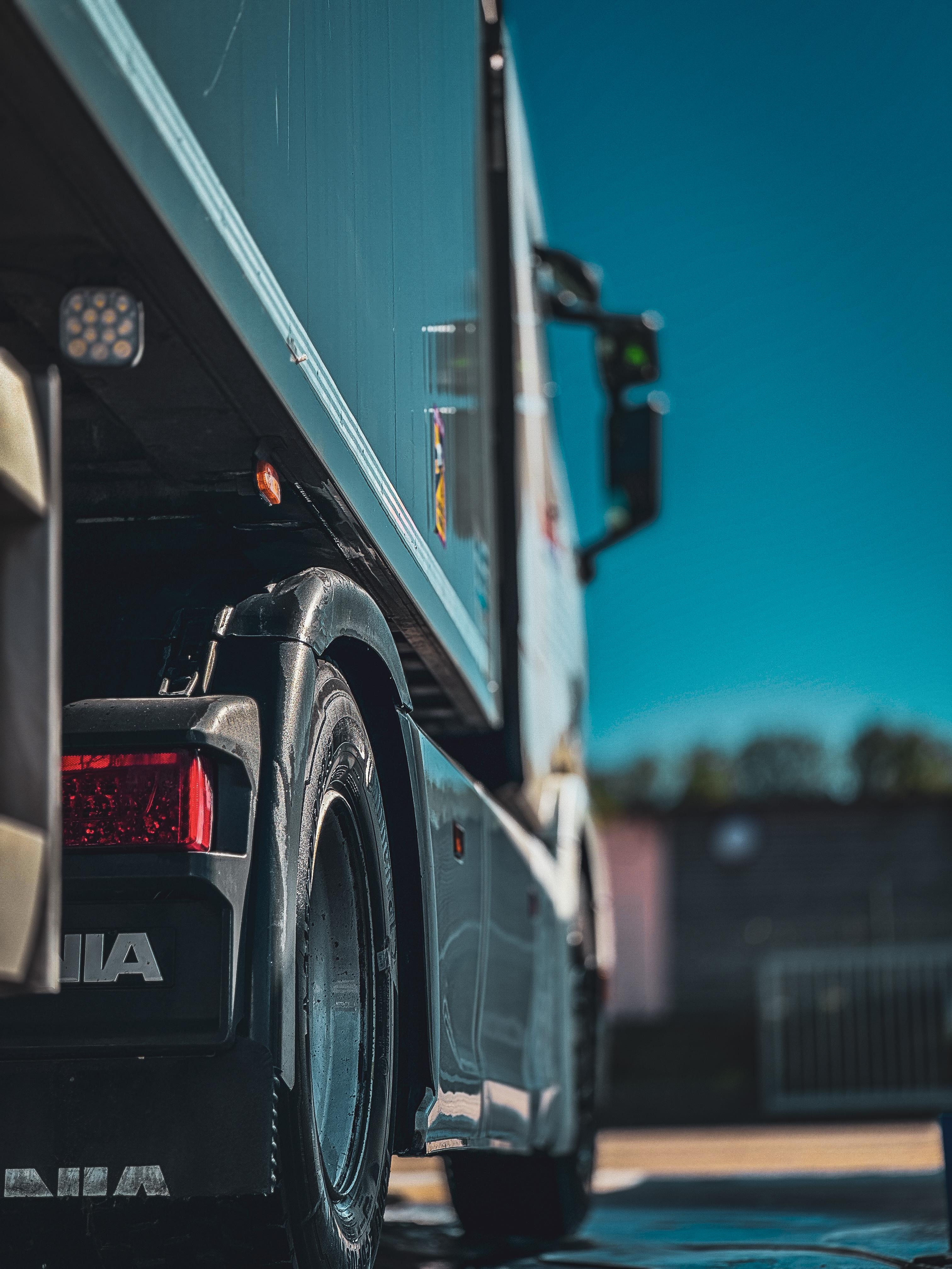 Parlak Transport Schubbodenfahrzeug